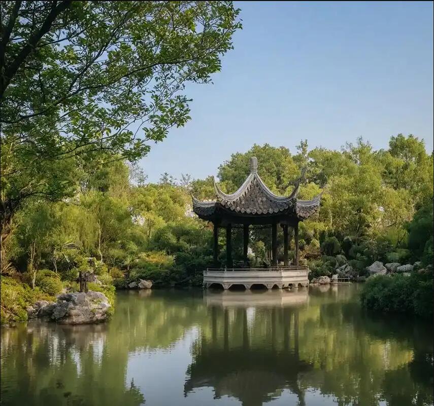 雨花区奢侈餐饮有限公司